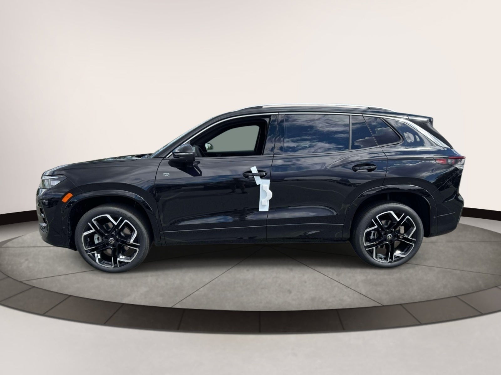 2026 Volkswagen Tiguan 2.0T SEL R-Line Turbo