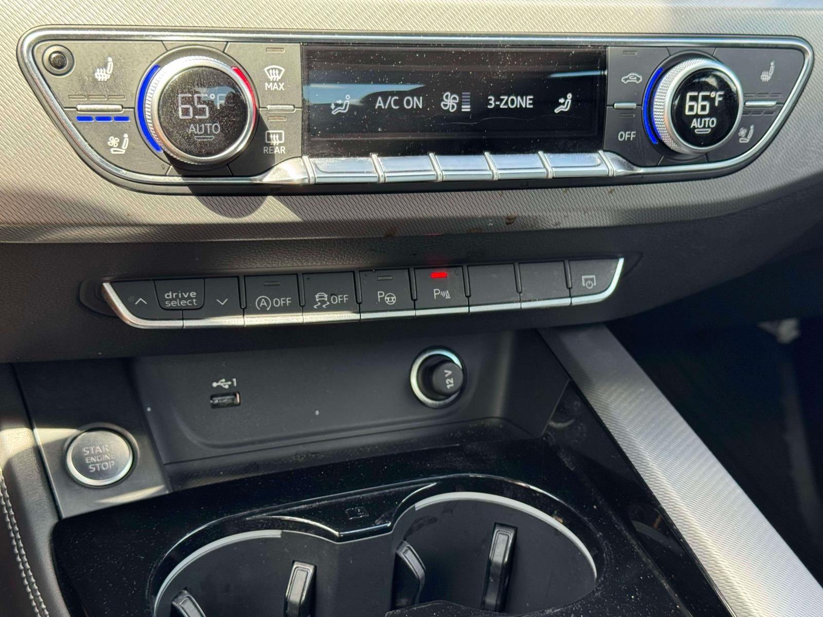 2023 Audi A4 Sedan 45 S line Prestige