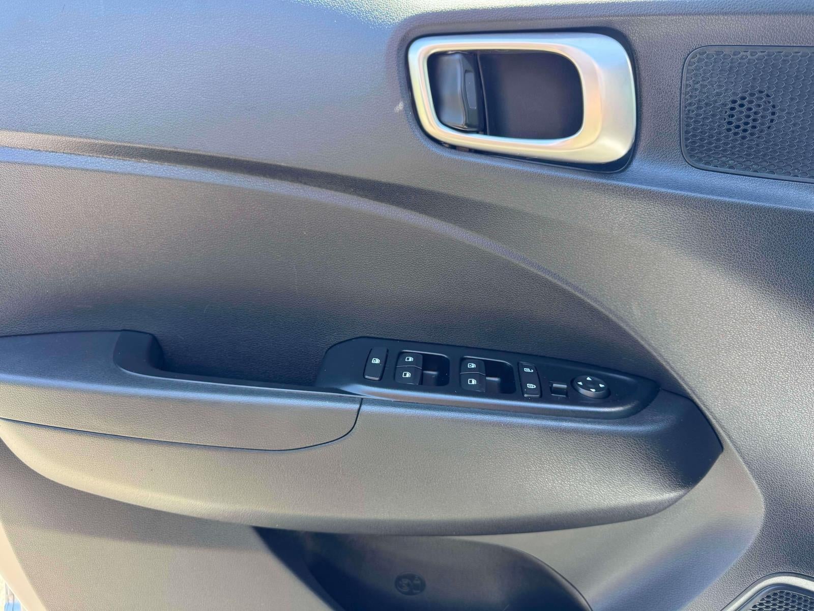 2021 Hyundai Venue SEL IVT