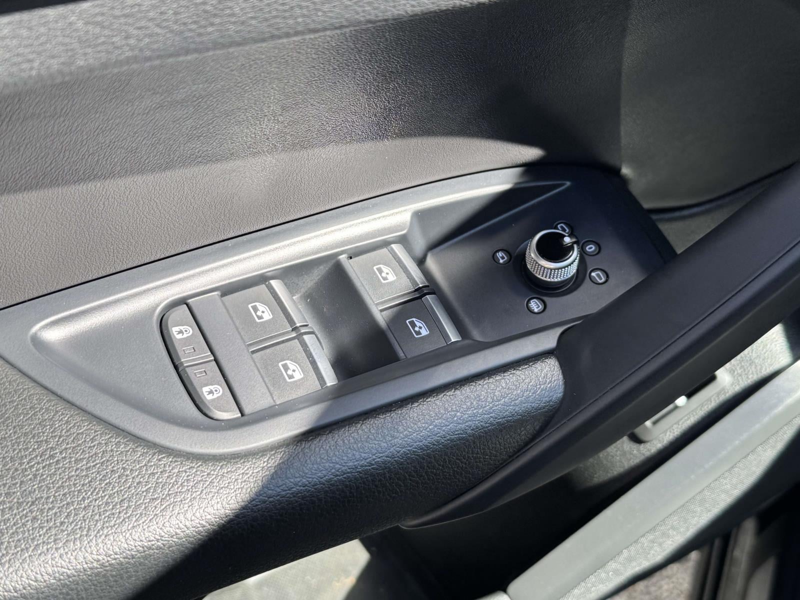 2023 Audi Q5 Premium 40 TFSI quattro