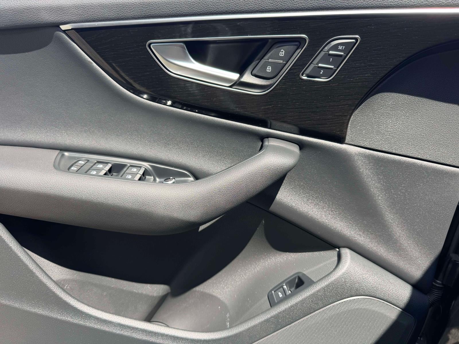 2025 Audi Q7 Premium 45 TFSI quattro